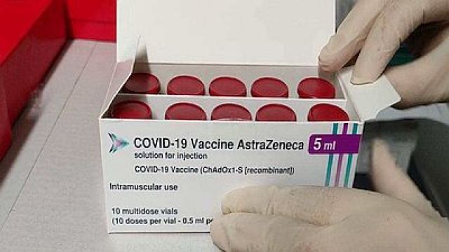 A vacina de AstraZeneca inocularase a toda a poboación menor de 65 anos