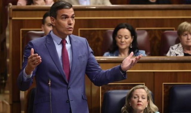 Pedro Sánchez anuncia unha rebaixa do IVE da luz: pasará de 10% a 5%