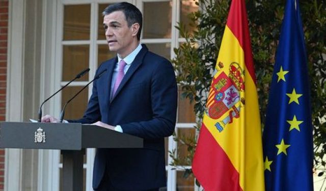 Pedro Sánchez convoca eleccións por sorpresa para o 23 de xullo.